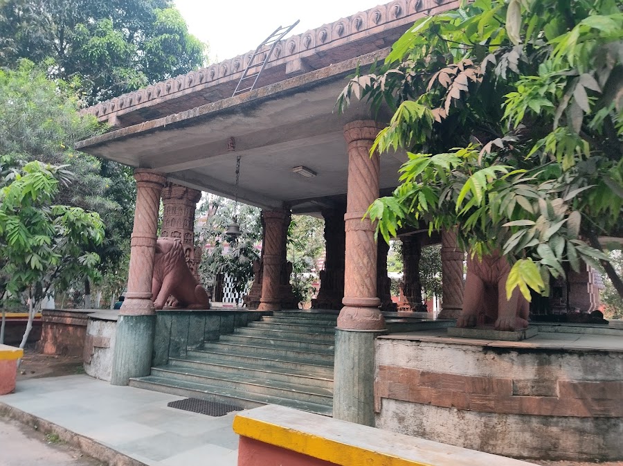 Hanuman Vatika - Photo 4