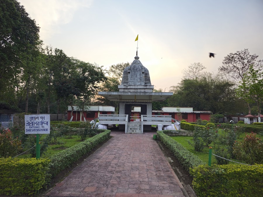 Radha Krishna Mandir - Photo 4