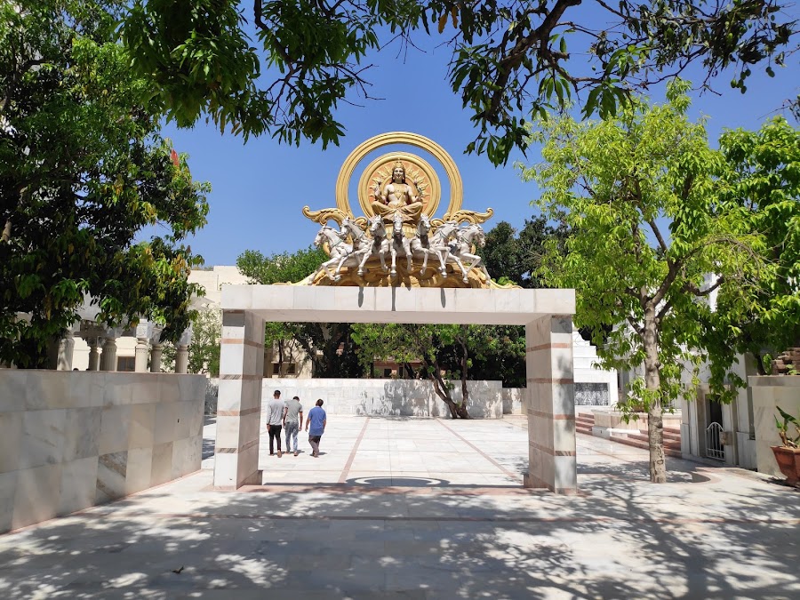 Doodhadhari Barfani Temple - Photo 9