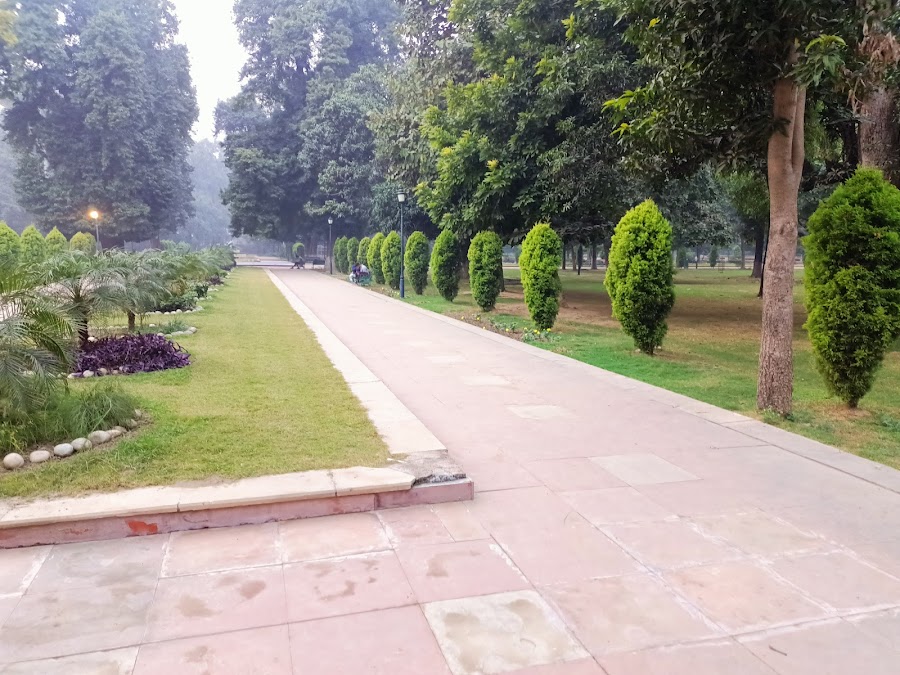 Baradari Gardens - Photo 2