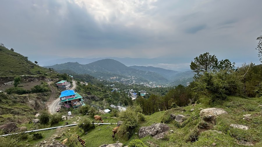 Naina Devi Temple - Photo 4