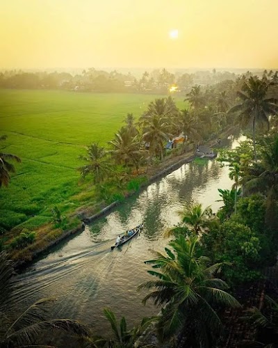 Kuttanad Backwaters - Photo 2