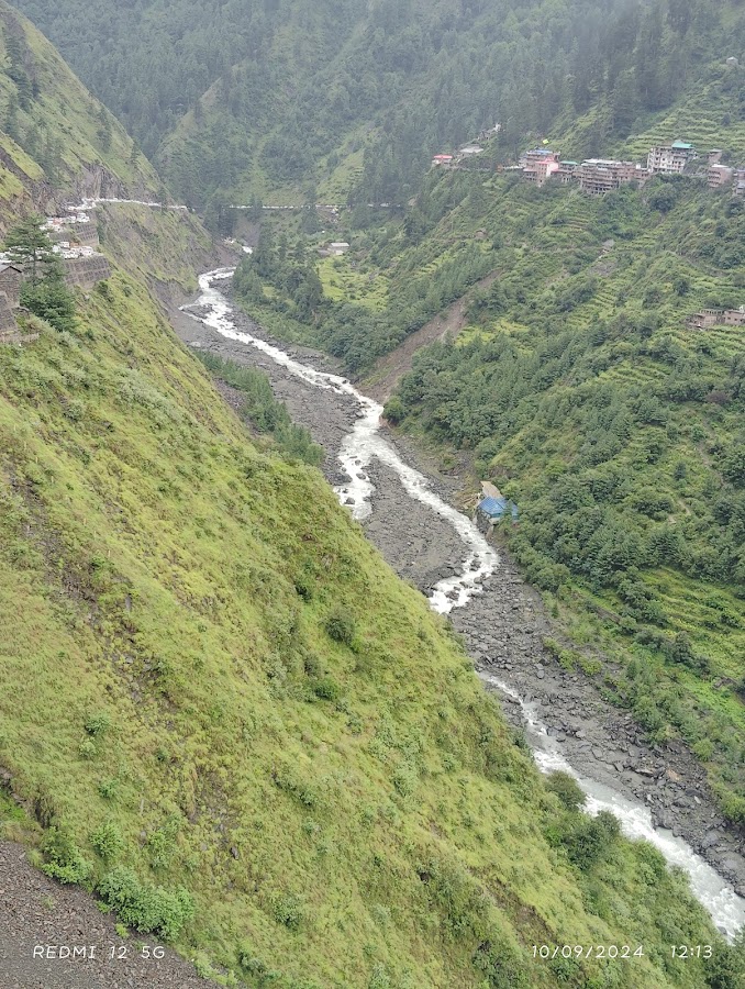 Hadsar Waterfall - Photo 3