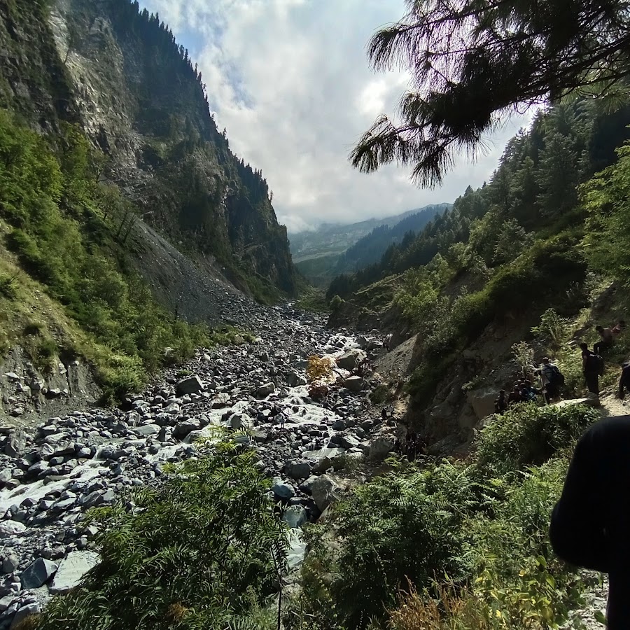 Hadsar Waterfall - Photo 2