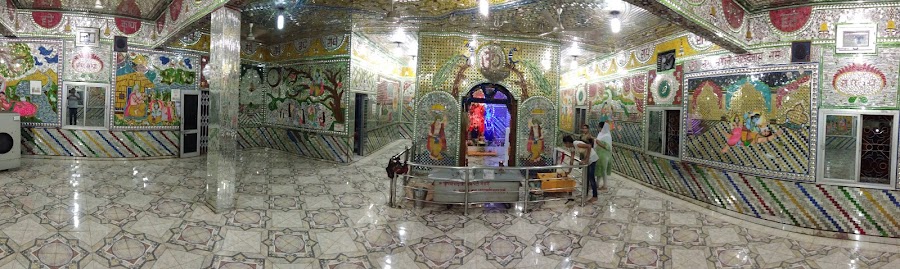 Radha Krishna Mandir - Photo 2