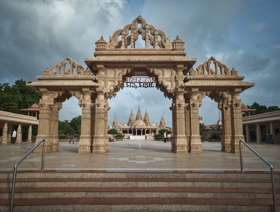 Shri Swaminarayan Temple - Photo 2