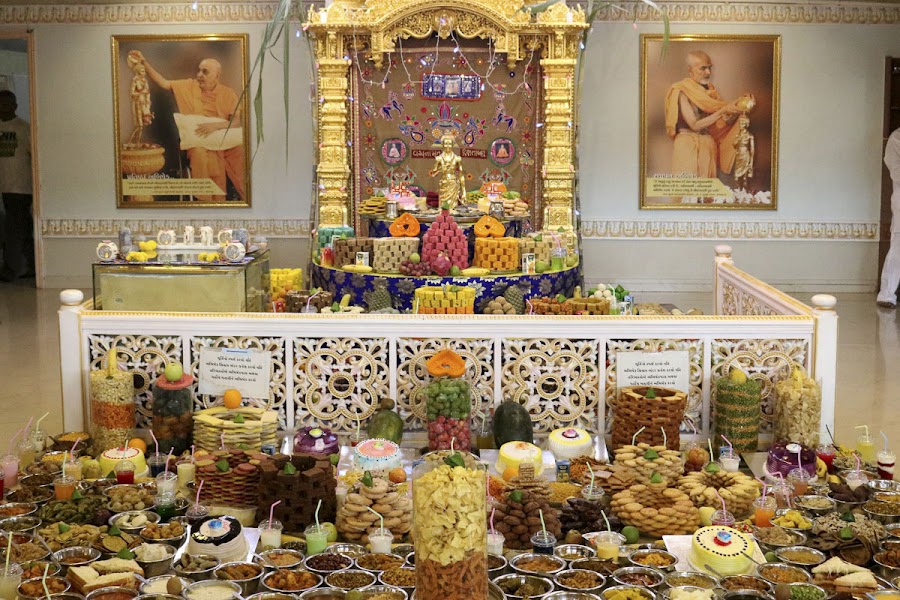 Shri Swaminarayan Temple - Photo 3