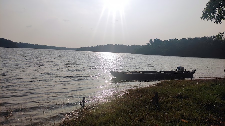 Sasthamkotta Lake - Photo 3
