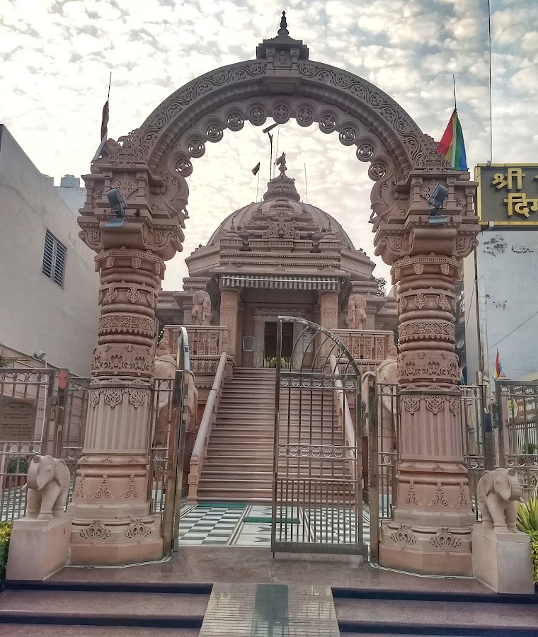 Shri Digambar Jain Temple - Photo 4
