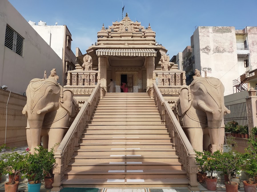 Shri Digambar Jain Temple - Photo 2