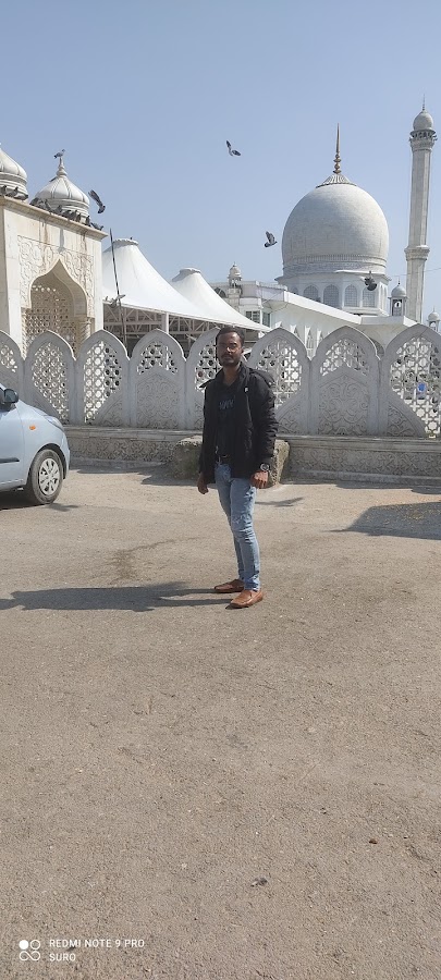 Dargah Hazratbal - Photo 3