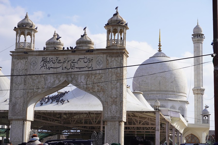Dargah Hazratbal - Photo 4