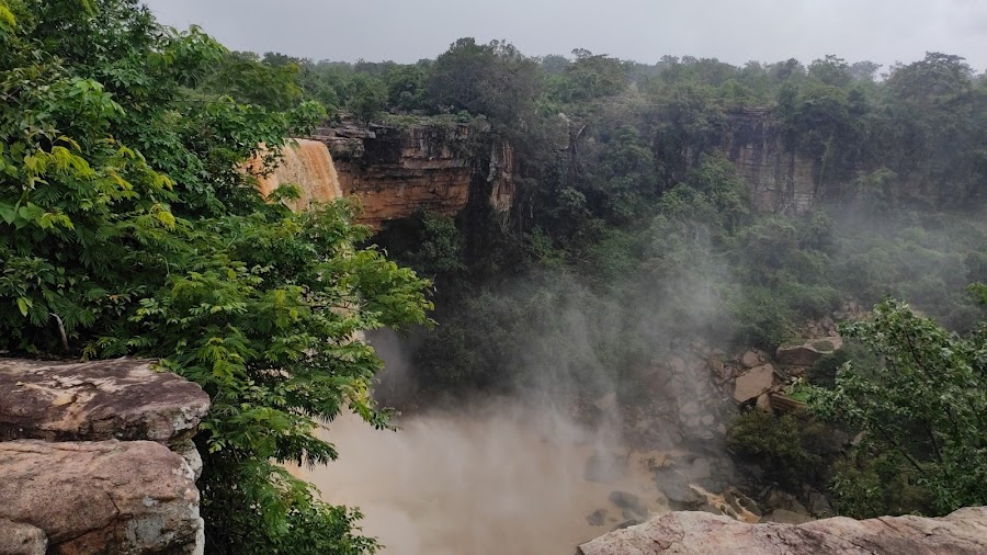 Tamra Ghumar Waterfall - Photo 2