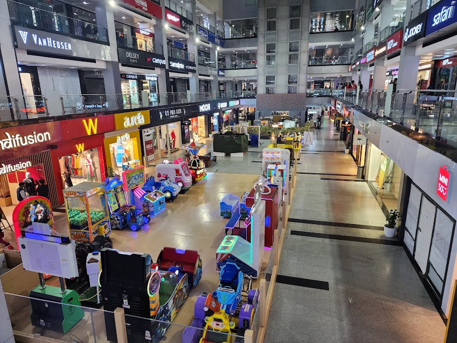 MGF Metropolitan Mall - Photo 2
