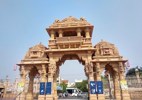 Shri Swaminarayan Mandir - Photo 2