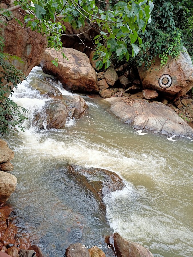 Sitakund Waterfall - Photo 5