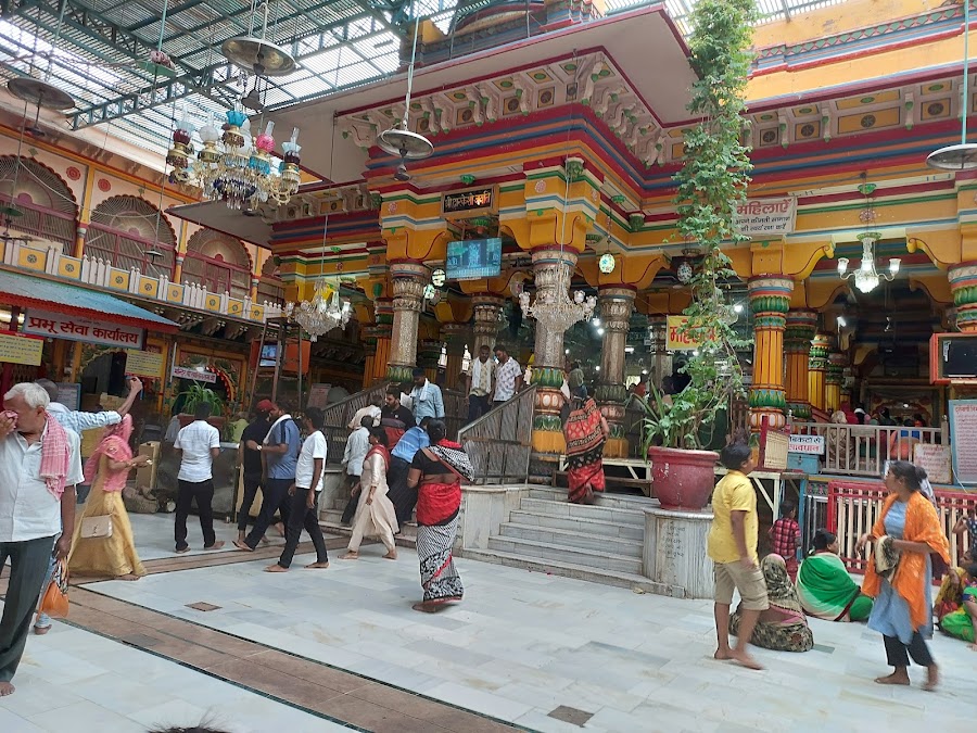 Dwarkadhish Temple - Photo 2