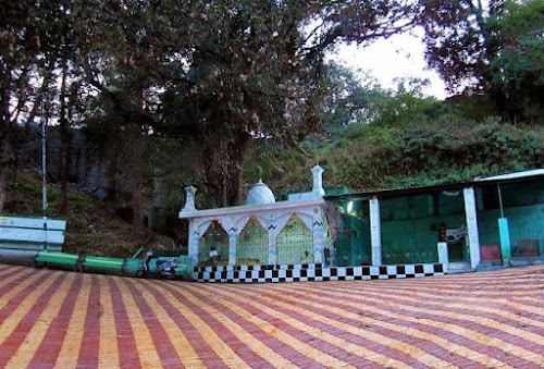 Sayad Baba ki Mazar - Photo 2