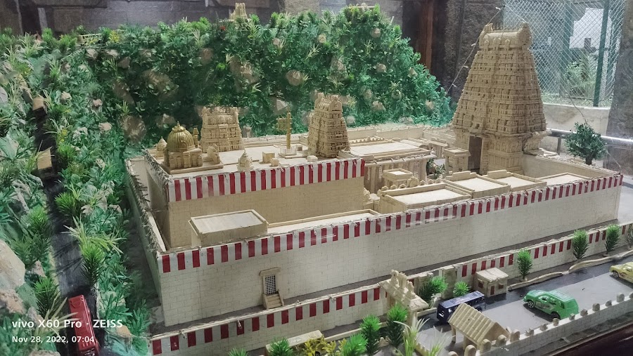 Azhagar Kovil - Photo 3