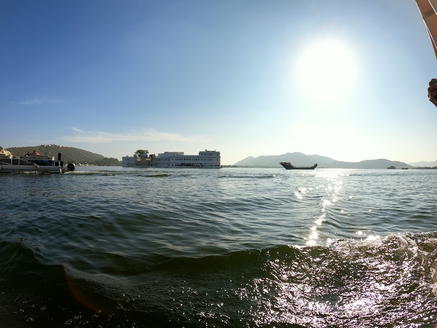Lake Pichola - Photo 4