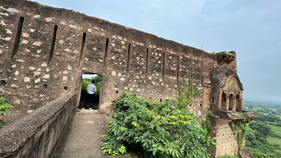 Badaoni Gate - Photo 3