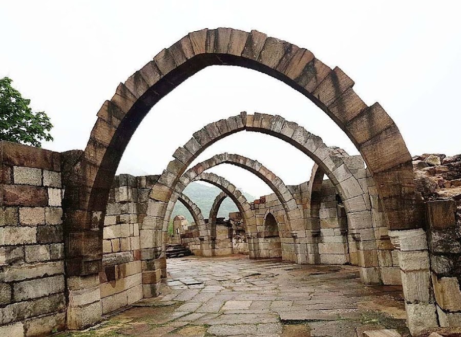 Champaner-Pavagadh Archaeological Park - Photo 3