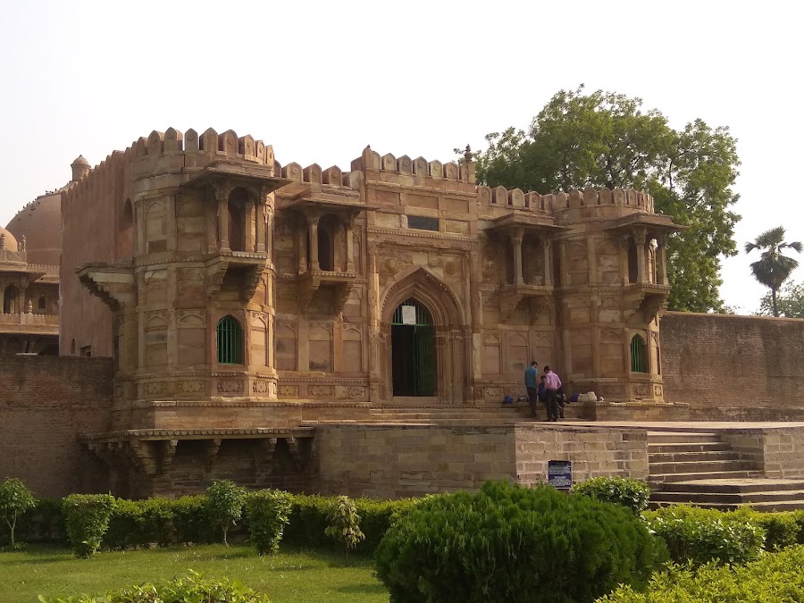 Maner Sharif - Photo 2