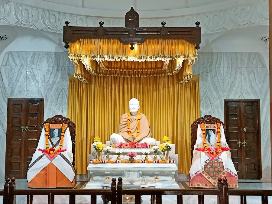 Ramakrishna Ashram - Photo 3
