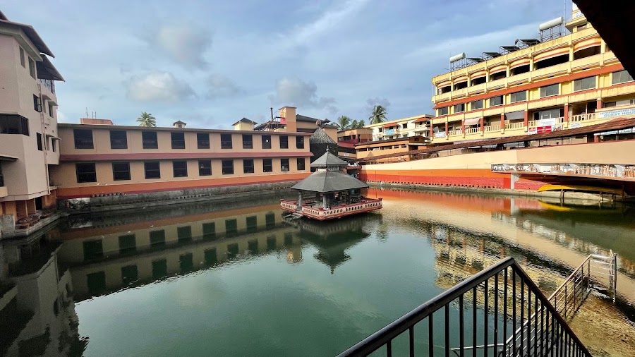 Sri Krishna Temple - Photo 2
