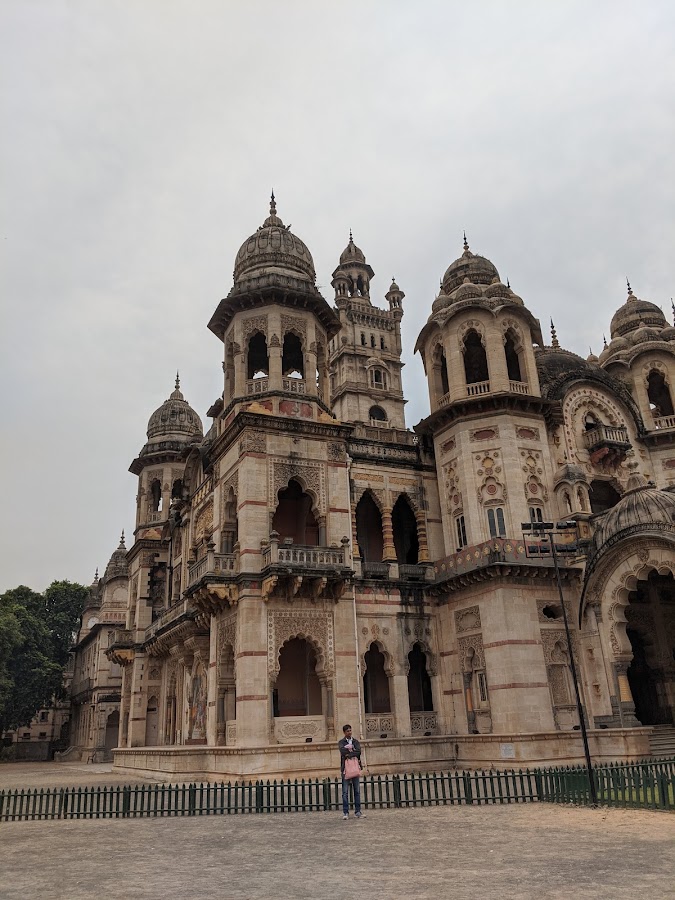 Laxmi Vilas Palace - Photo 2