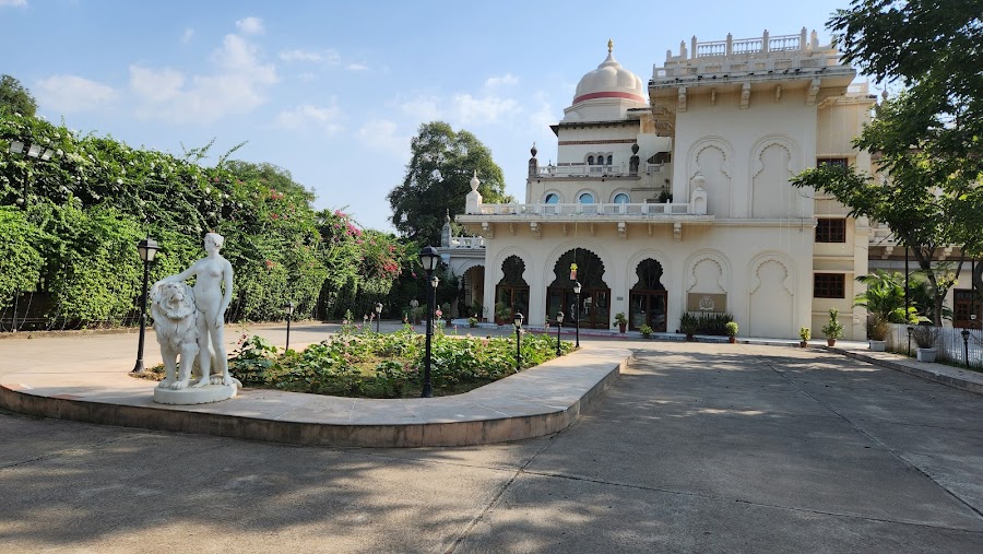 Laxmi Vilas Palace - Photo 4