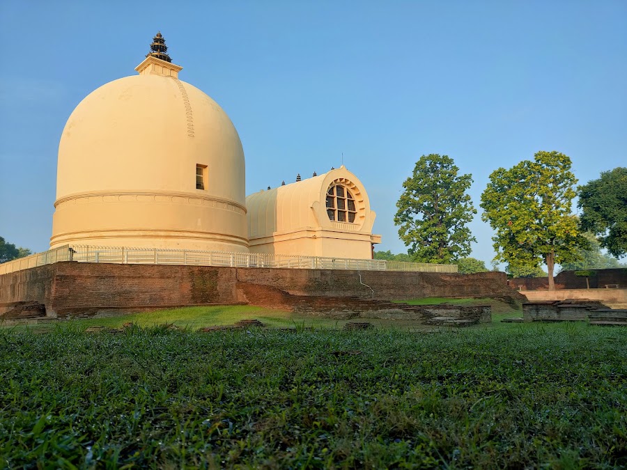 Parinirvana Stupa - Photo 2