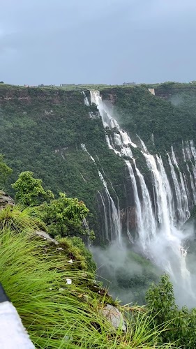 Seven Sisters Falls