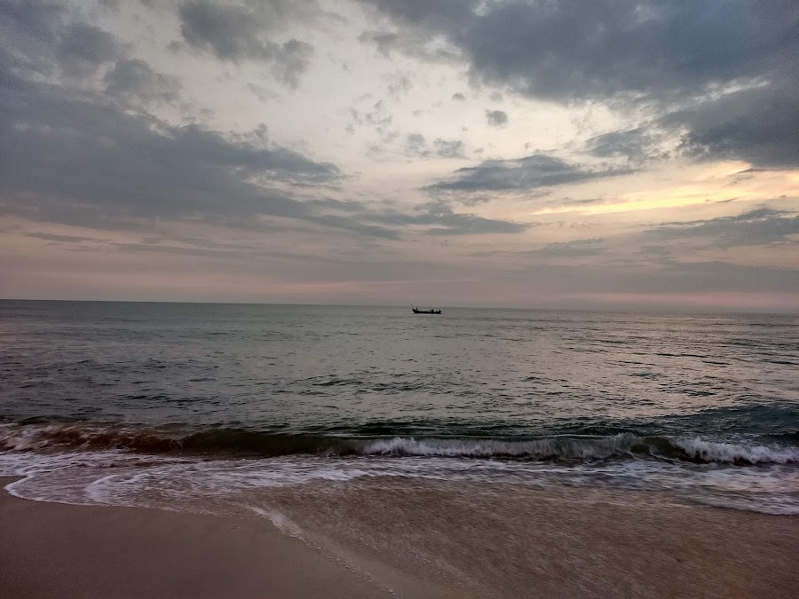 Vengurla Beach - Photo 2