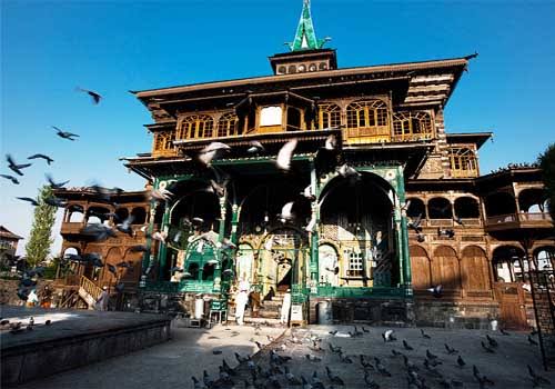 Shah-e-Hamdan Dargah - Photo 2