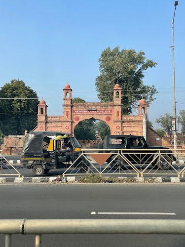 Khalsa College - Photo 2