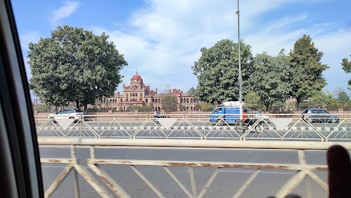 Khalsa College - Photo 3