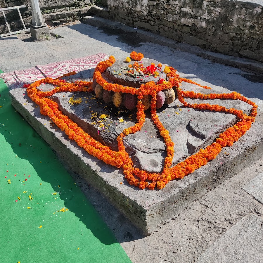 Triyuginarayan Temple - Photo 7