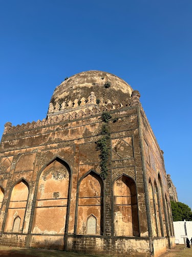 Bahmani Tombs - Photo 2