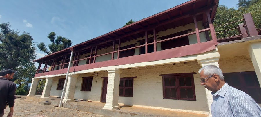 Lakshmi Ashram - Photo 2