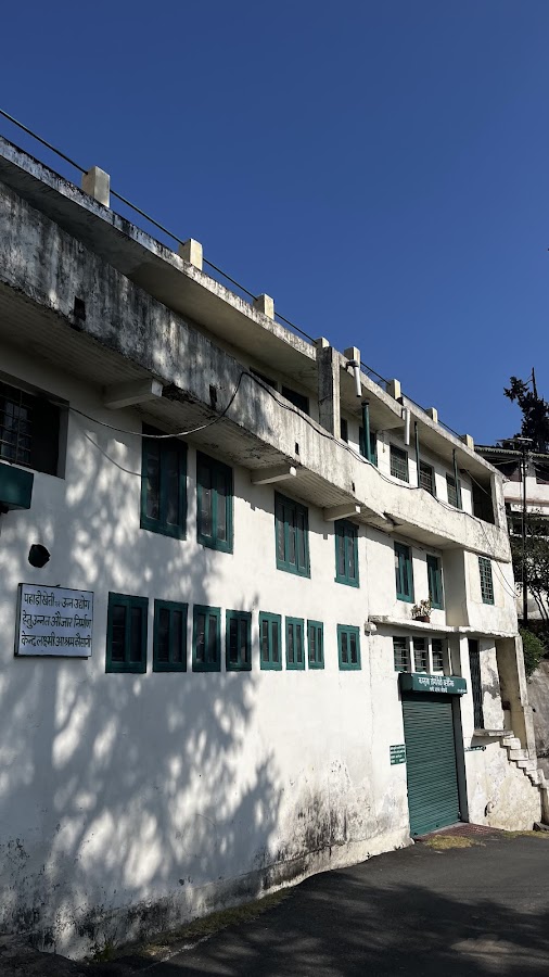 Lakshmi Ashram - Photo 3