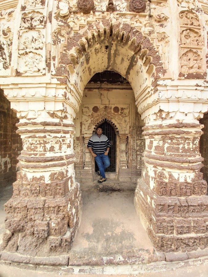 Radhamadhab Temple - Photo 4