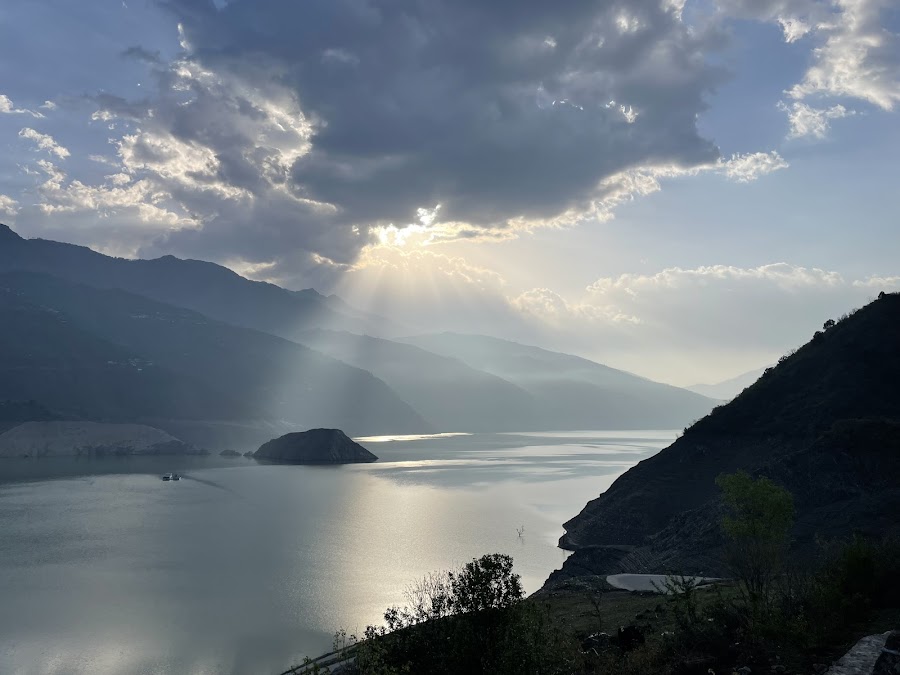Tehri Dam Reservoir - Photo 5