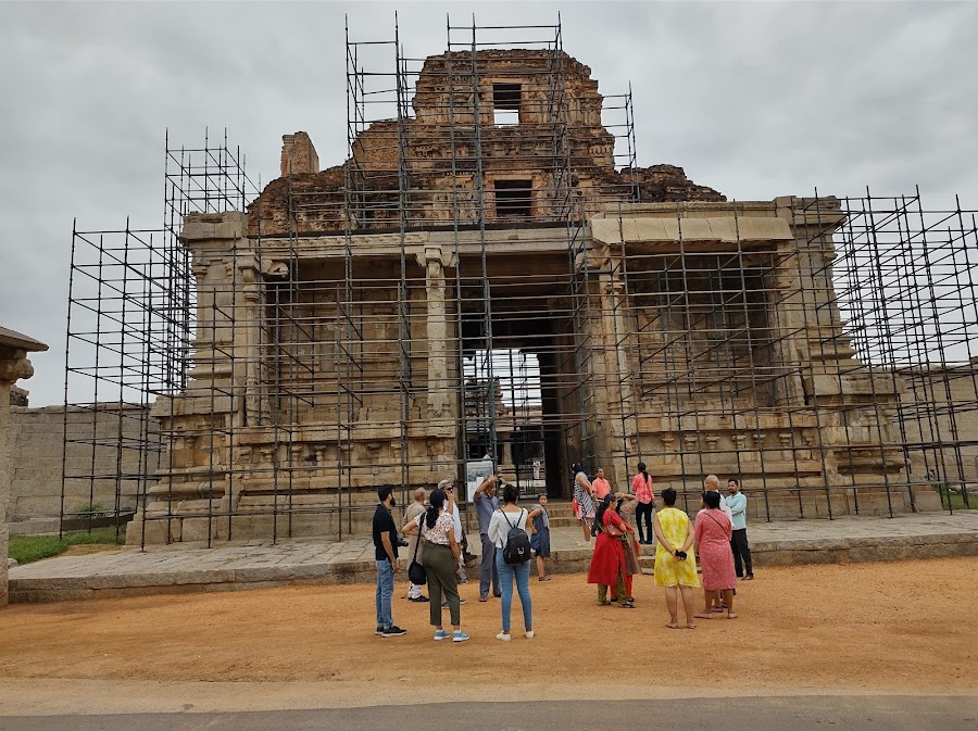 Shri Krishna Temple - Photo 4
