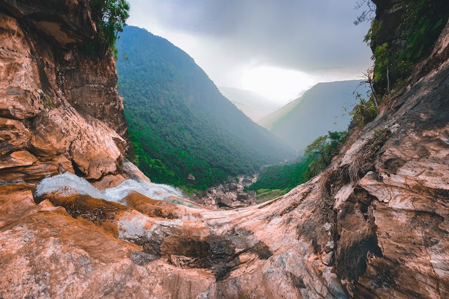 Nohkalikai Falls - Photo 4
