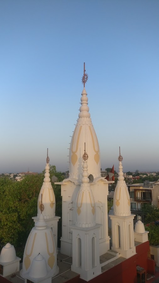 ISKCON Temple - Photo 3