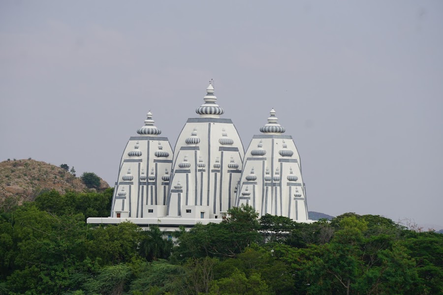 Prasanthi Nilayam - Photo 2