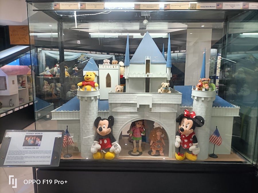 Rotary Dolls Museum - Photo 4