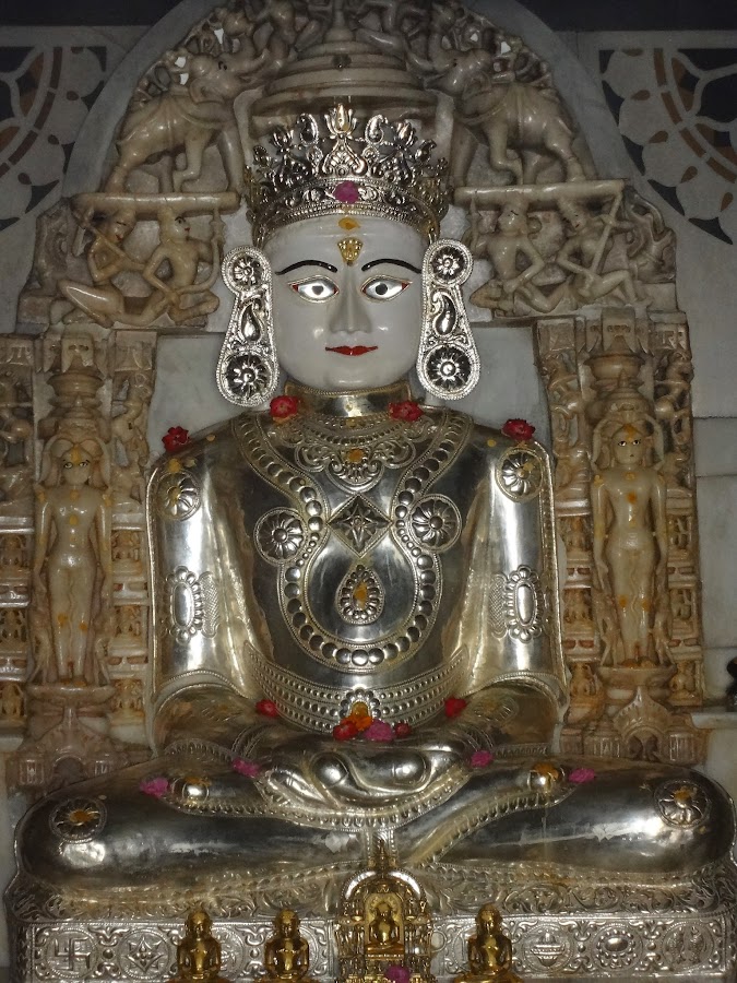 Muchhal Mahavir Temple - Photo 2