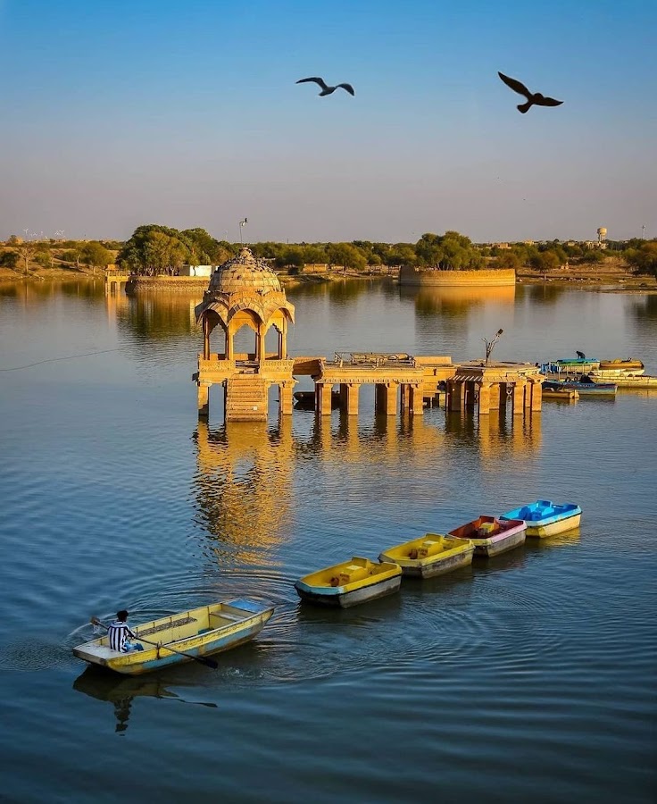 Gadisar Lake - Photo 3